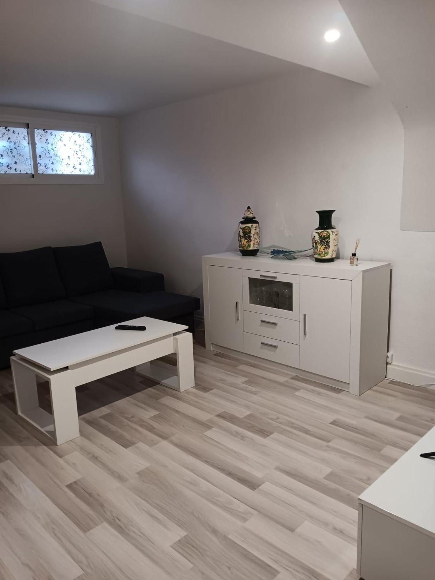 Apartamento Triana Apartment Alovera Exterior photo
